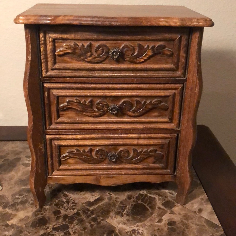 Jewelry box